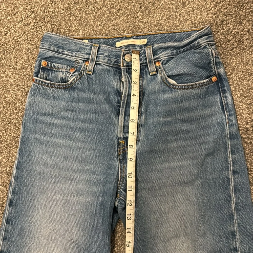 W’s Levis Ribcage Jeans - Picture 2 of 6